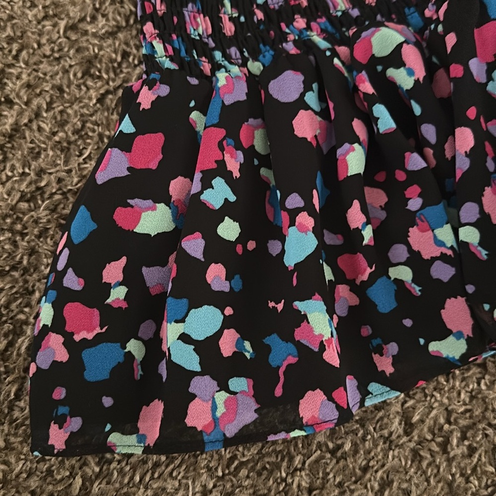 Flirty - Picture 2 of 7